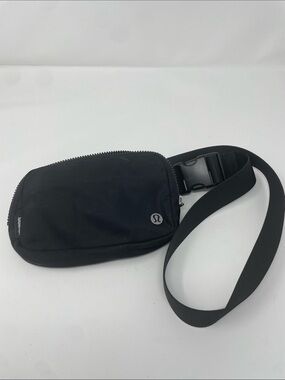 lululemon athletica Everywhere Belt Bag Black